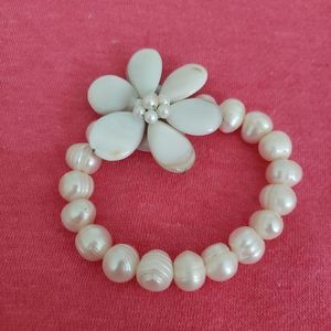Genuine Pearl Stretch Bracelet w/ Agate Flower
